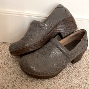 BOC women’s clogs. Size 10.